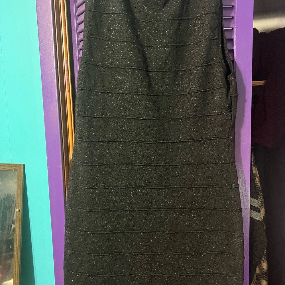 Dress - Picture 3 of 7